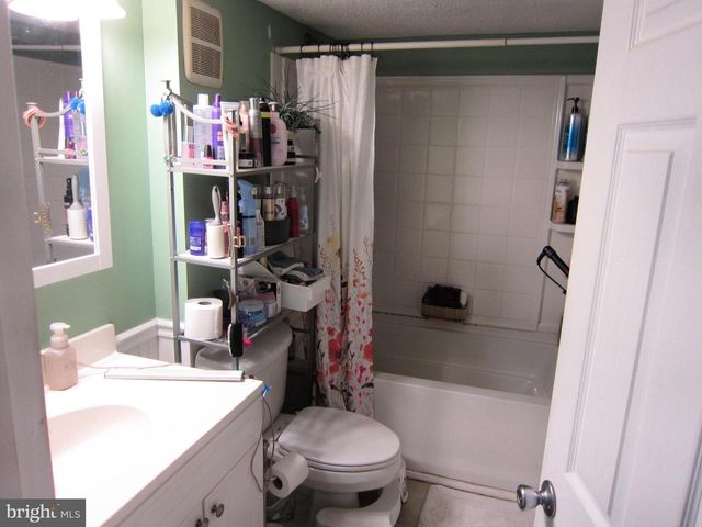 201 AVON RD, Hagerstown, MD 21740