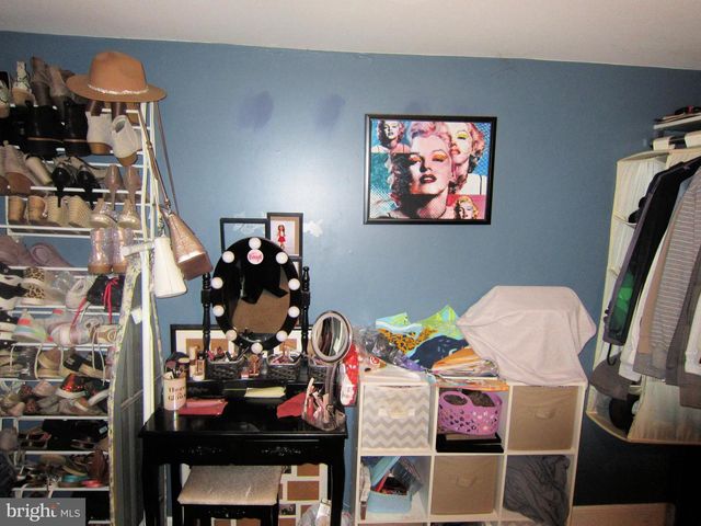 201 AVON RD, Hagerstown, MD 21740