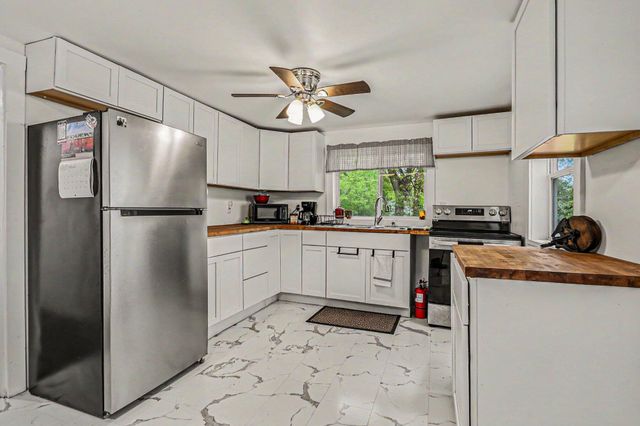 1585 Leeds Avenue, Benton Charter Twp, MI 49022