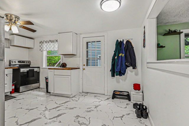 1585 Leeds Avenue, Benton Charter Twp, MI 49022