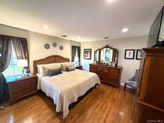 43 Grassy Pond Drive, Smithtown, NY 11787