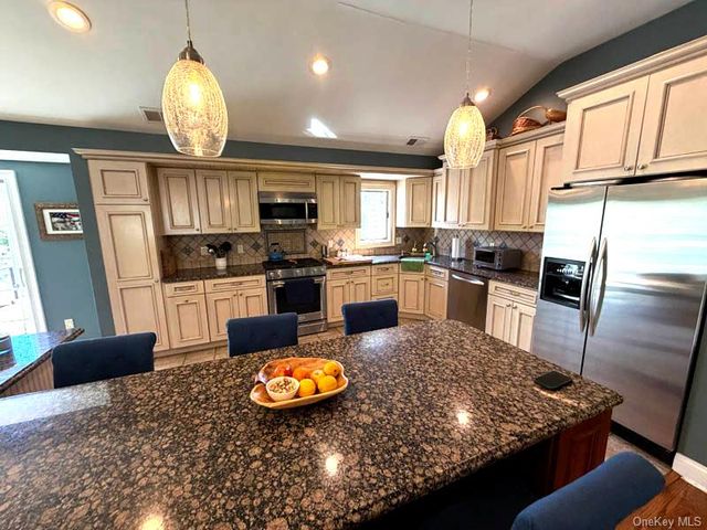 43 Grassy Pond Drive, Smithtown, NY 11787