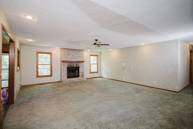 2404 S LIZZIE LN, Rocheport, MO 65279