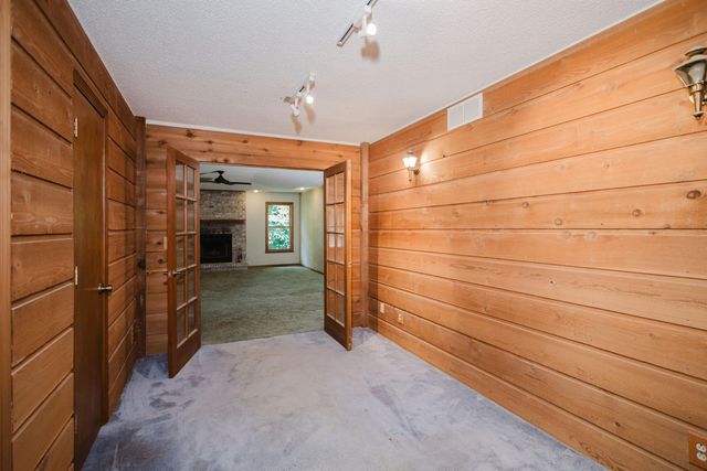 2404 S LIZZIE LN, Rocheport, MO 65279