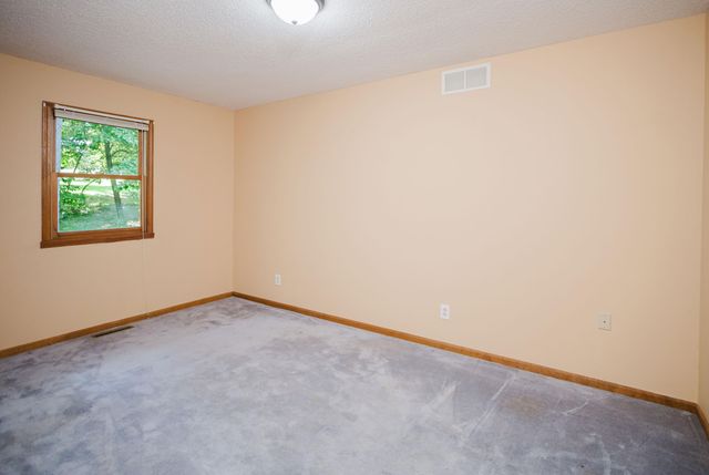 2404 S LIZZIE LN, Rocheport, MO 65279