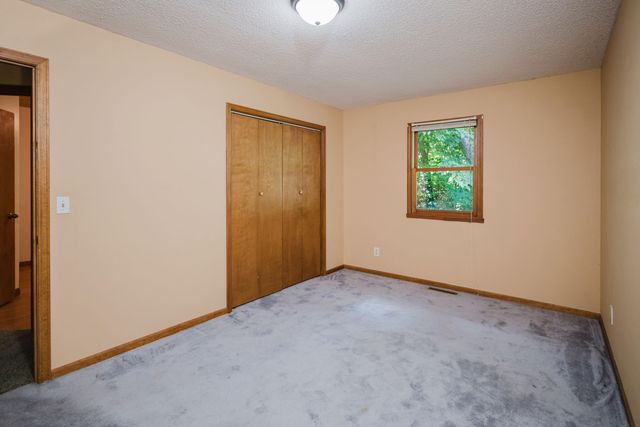 2404 S LIZZIE LN, Rocheport, MO 65279