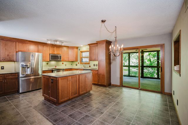 2404 S LIZZIE LN, Rocheport, MO 65279