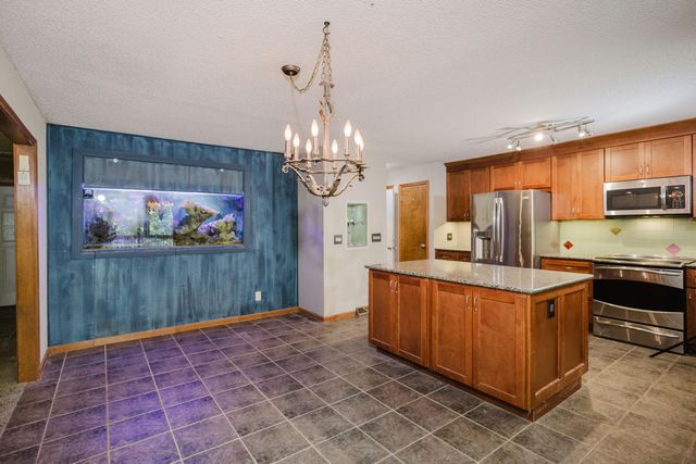 2404 S LIZZIE LN, Rocheport, MO 65279