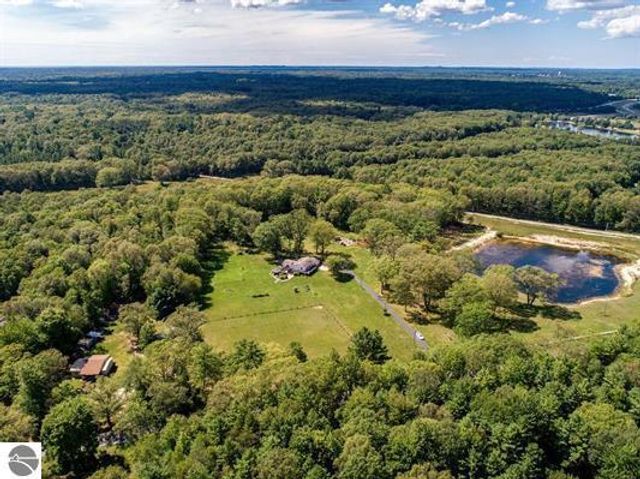 3175 Strand Road, Muskegon, MI 49445