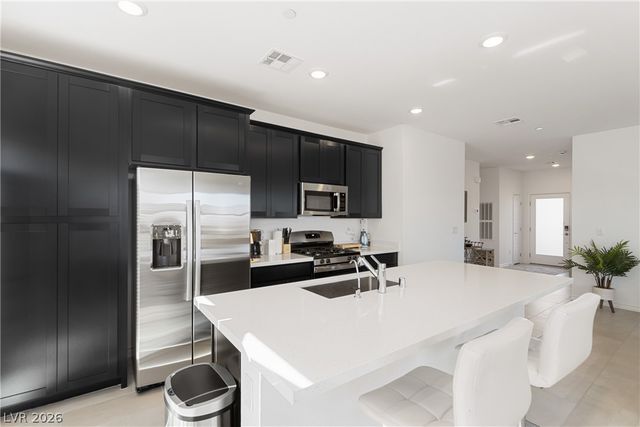 896 Market Grove Lane, Las Vegas, NV 89138