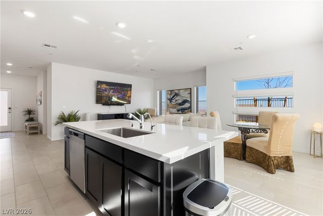 896 Market Grove Lane, Las Vegas, NV 89138
