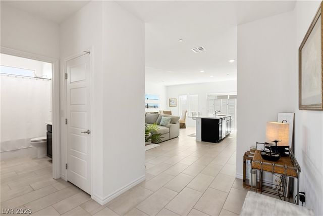 896 Market Grove Lane, Las Vegas, NV 89138