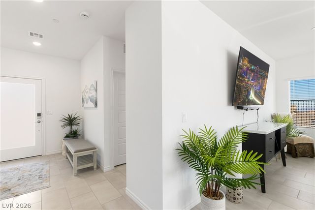 896 Market Grove Lane, Las Vegas, NV 89138