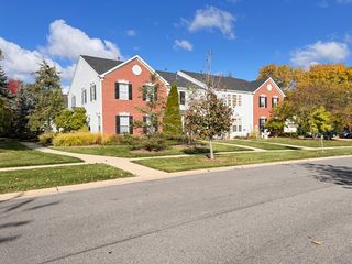 368 S Litchfield Drive, Round Lake, IL 60073