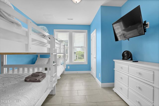 37 Porpoise Place, N Topsail Beach, NC 28460