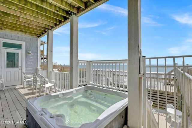 37 Porpoise Place, N Topsail Beach, NC 28460