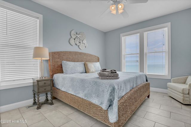 37 Porpoise Place, N Topsail Beach, NC 28460