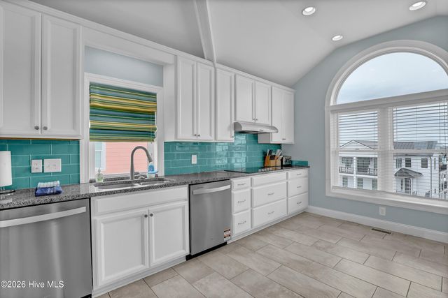 37 Porpoise Place, N Topsail Beach, NC 28460