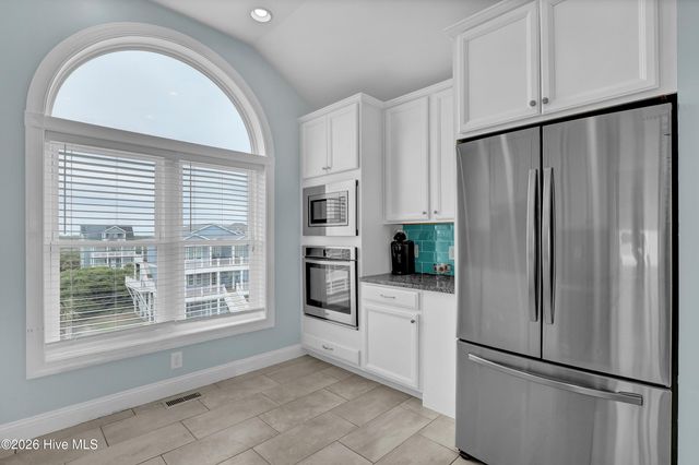 37 Porpoise Place, N Topsail Beach, NC 28460