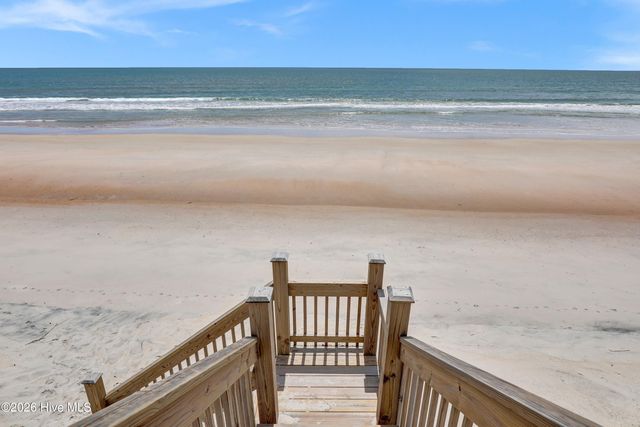 37 Porpoise Place, N Topsail Beach, NC 28460