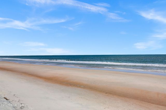 37 Porpoise Place, N Topsail Beach, NC 28460