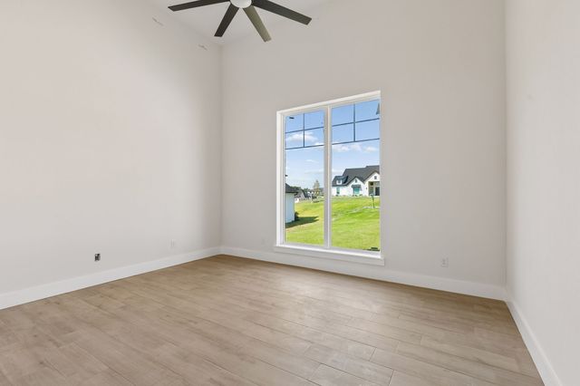 308 Mint Ridge Drive, Burleson, TX 76028