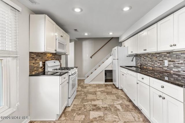 616 Riverside Drive, Bayville, NJ 08721