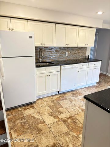 616 Riverside Drive, Bayville, NJ 08721