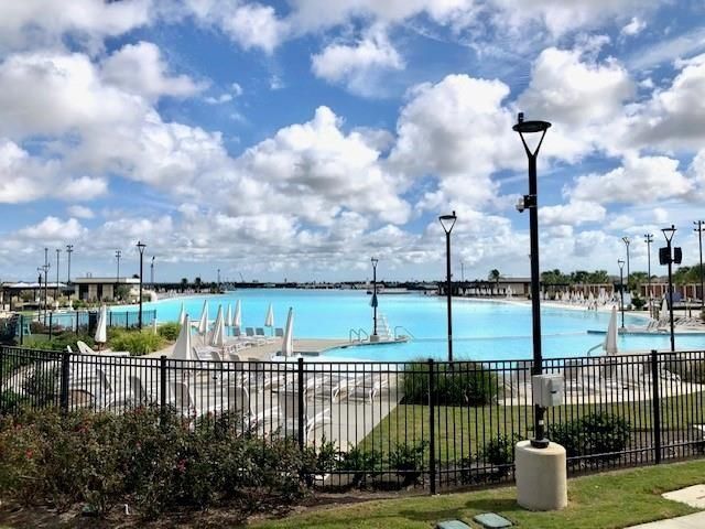 2907 Golden Isle Drive, Texas City, TX 77568