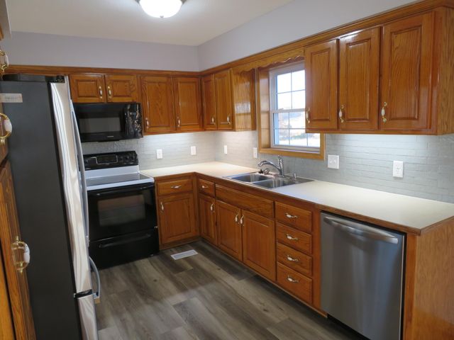 20899 E 32 Highway, Stockton, MO 65785