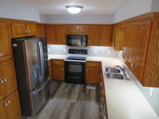 20899 E 32 Highway, Stockton, MO 65785