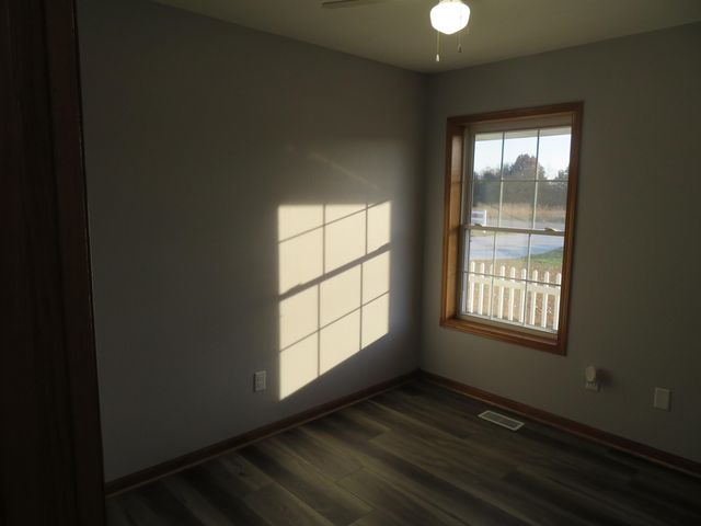 20899 E 32 Highway, Stockton, MO 65785