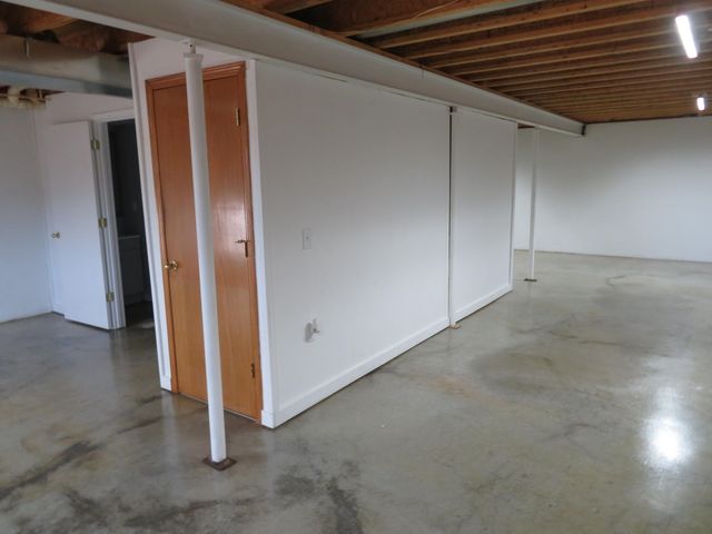 20899 E 32 Highway, Stockton, MO 65785