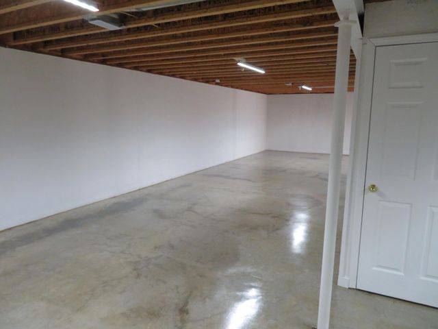 20899 E 32 Highway, Stockton, MO 65785