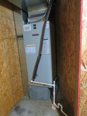 20899 E 32 Highway, Stockton, MO 65785