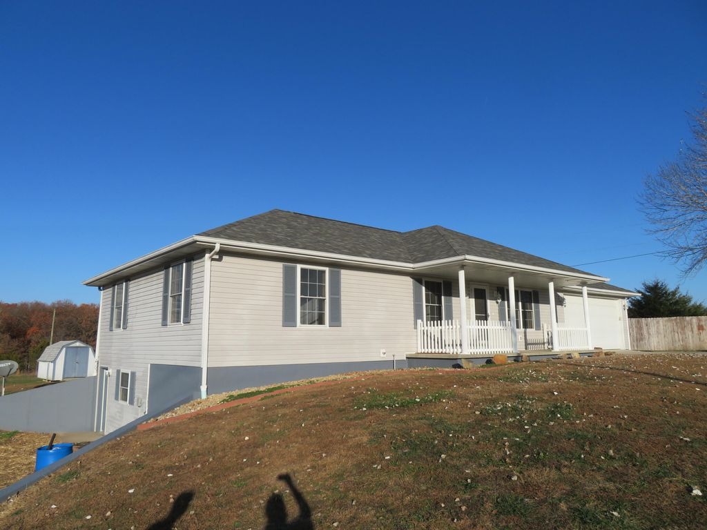 20899 E 32 Highway, Stockton, MO 65785