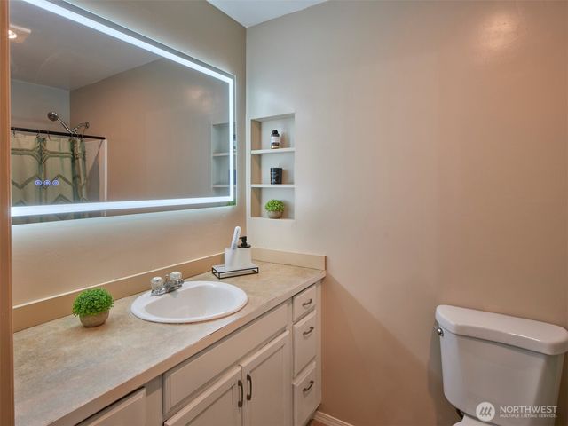 16935 Kalmia Court SE, Yelm, WA 98597