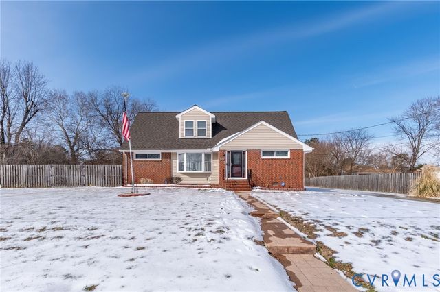 904 Lakewood Dr, Colonial Heights, VA 23834