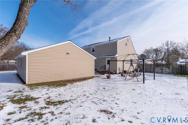 904 Lakewood Dr, Colonial Heights, VA 23834