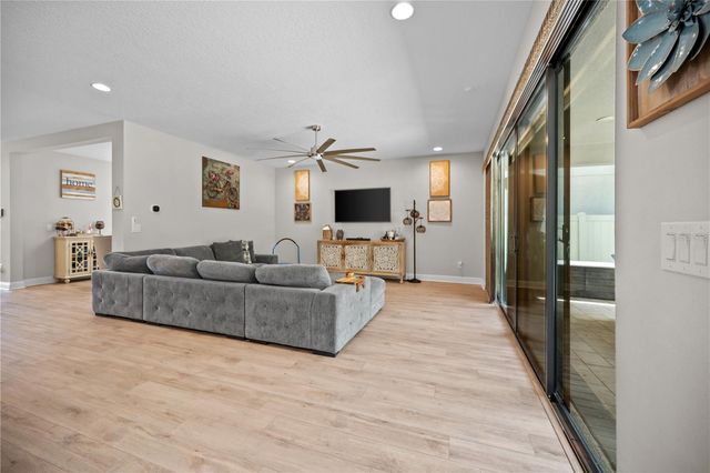 14734 HORSE TROT ROAD, Lithia, FL 33547