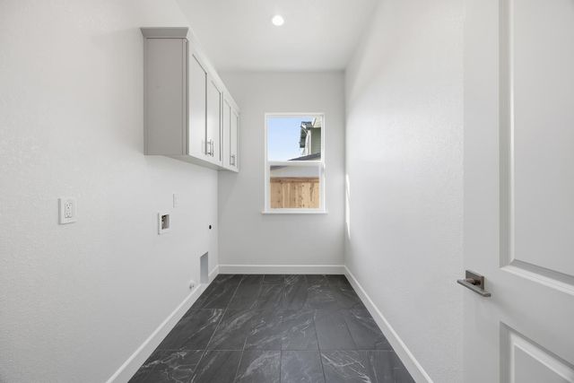 4534 Dewey Oak Cir, Folsom, CA 95630