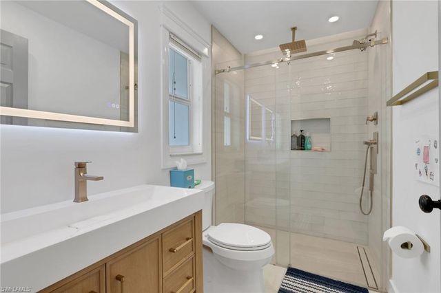 765 High Pines DR, Naples, FL 34103
