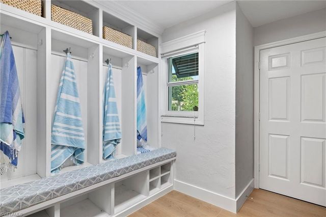 765 High Pines DR, Naples, FL 34103