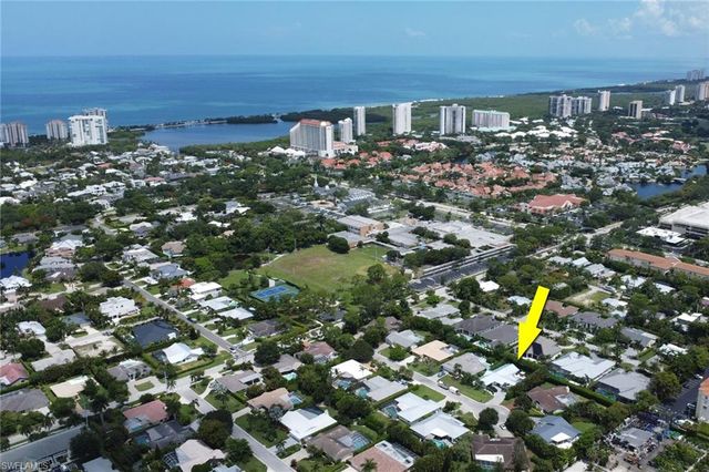 765 High Pines DR, Naples, FL 34103