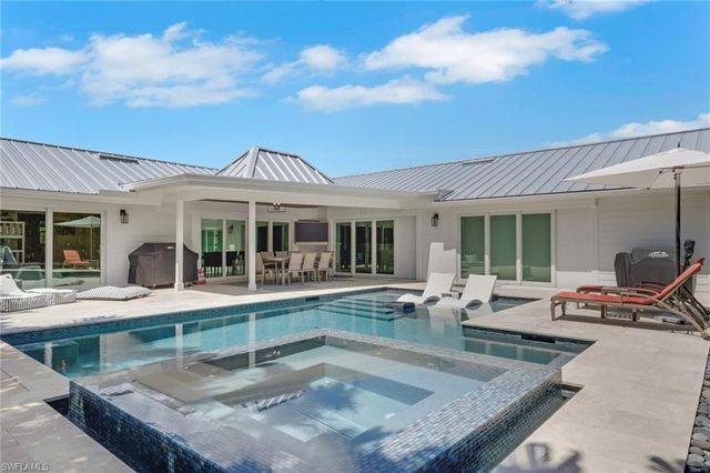 765 High Pines DR, Naples, FL 34103