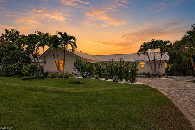 765 High Pines DR, Naples, FL 34103
