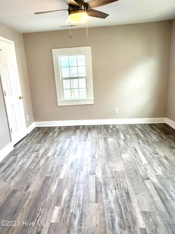 728 West Street, New Bern, NC 28560