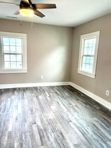 728 West Street, New Bern, NC 28560