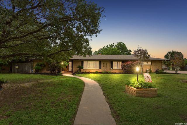 100 GLENTOWER DR, Castle Hills, TX 78213
