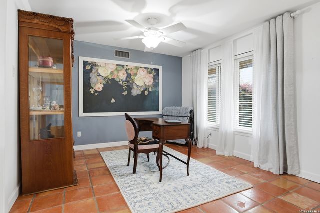 100 GLENTOWER DR, Castle Hills, TX 78213